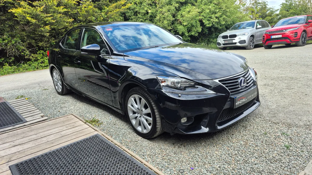 Lexus Is300H S-DESIGN 4DR AUTO 2015 - Image 2