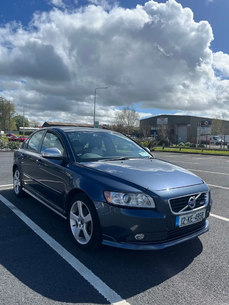 Volvo S40 R-Design 1.6L D - Image 1