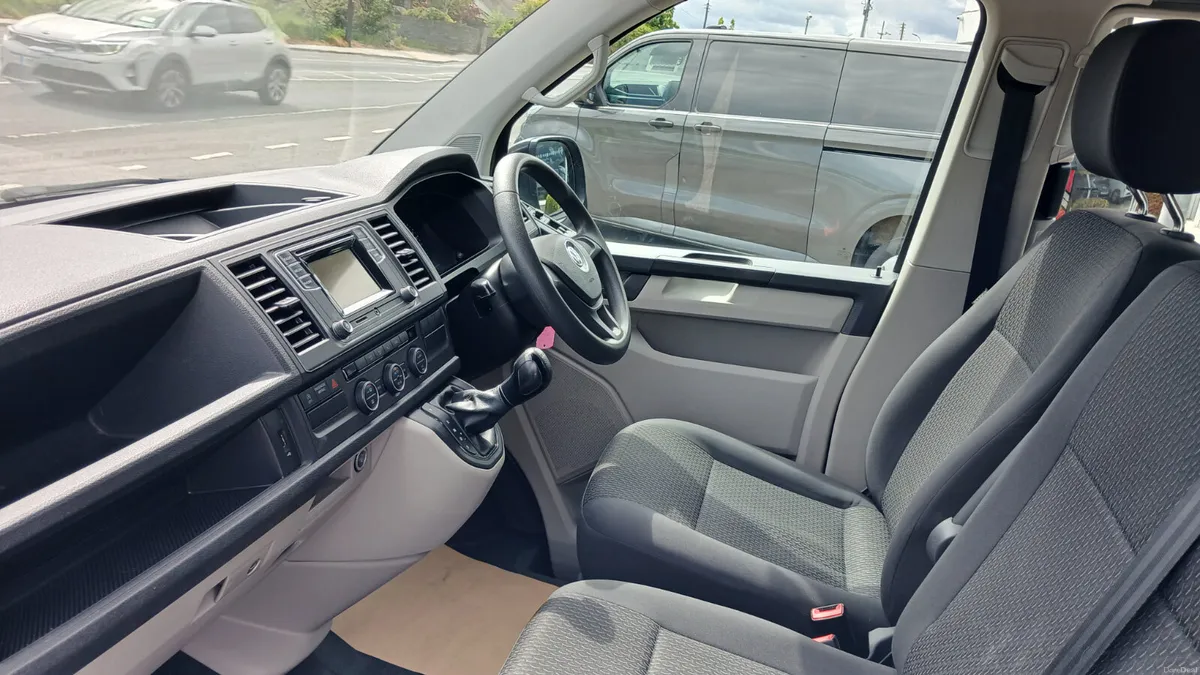 2019 VW SHUTTLE 9 SEAT PRIVATE OWNED, VW HISTORY - Image 4