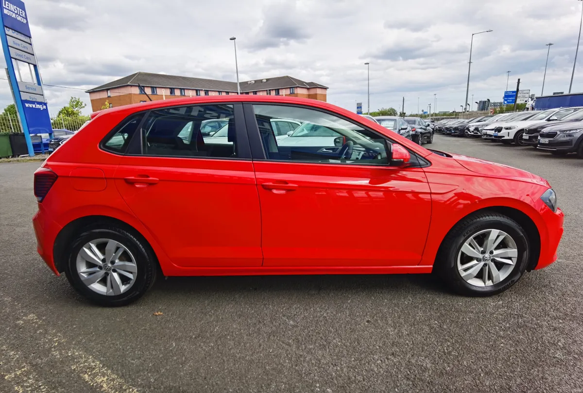 VOLKSWAGEN POLO 1.0 TRENDLINE PETROL - Image 4