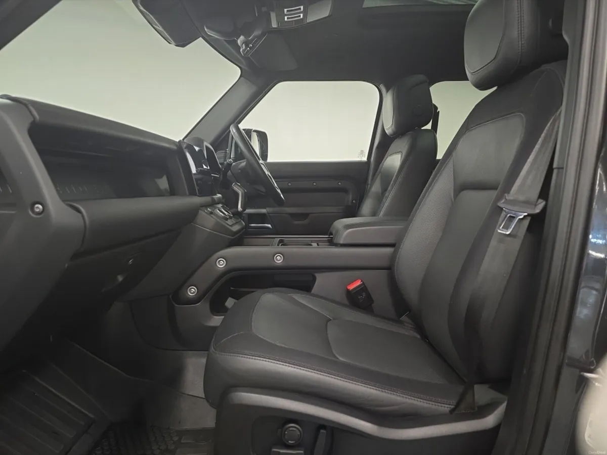 Land Rover Defender Diesel Estate X-Dynamic S - Image 3