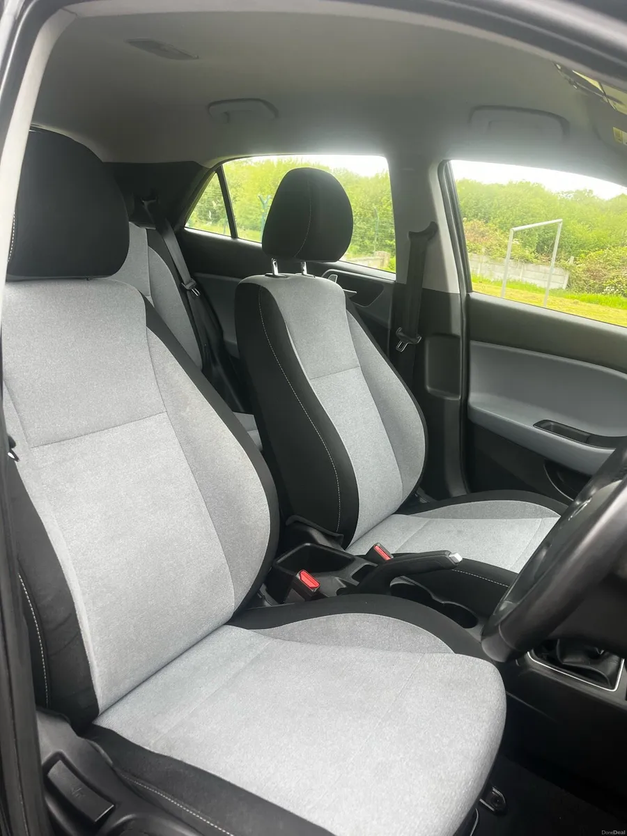 2016 Hyundai i20 Deluxe - Image 6