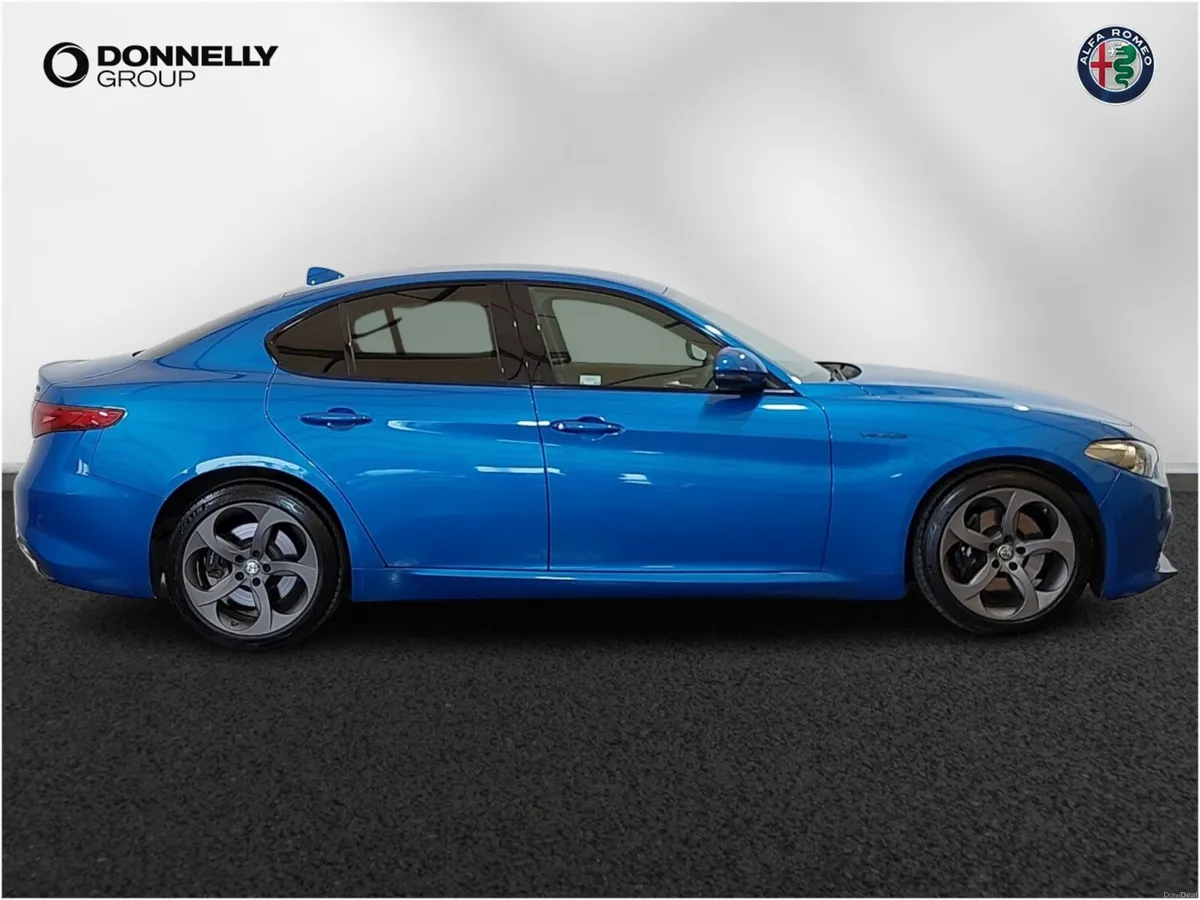 Alfa Romeo Giulia Saloon Veloce - Image 3