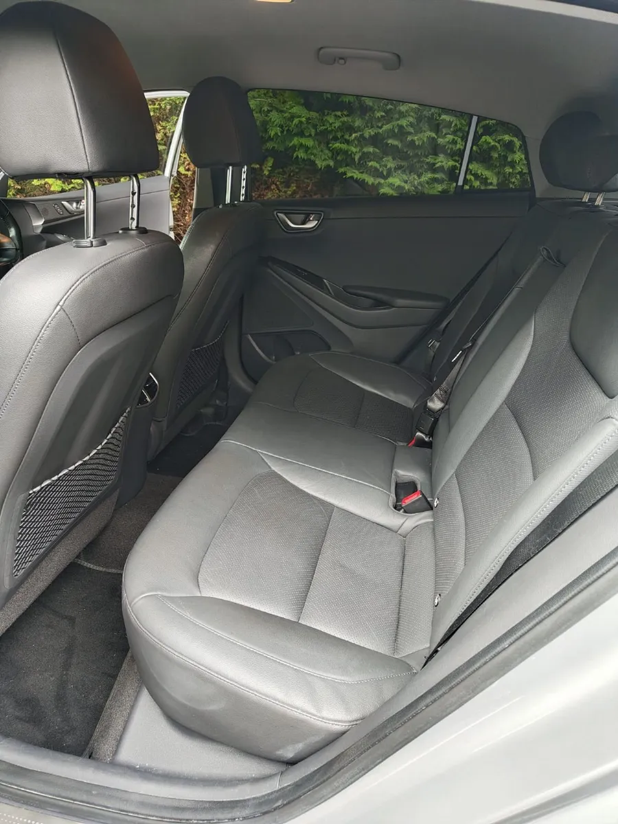 Hyundai Ioniq EV PREMIUM  221 D 48,000 KM - Image 5