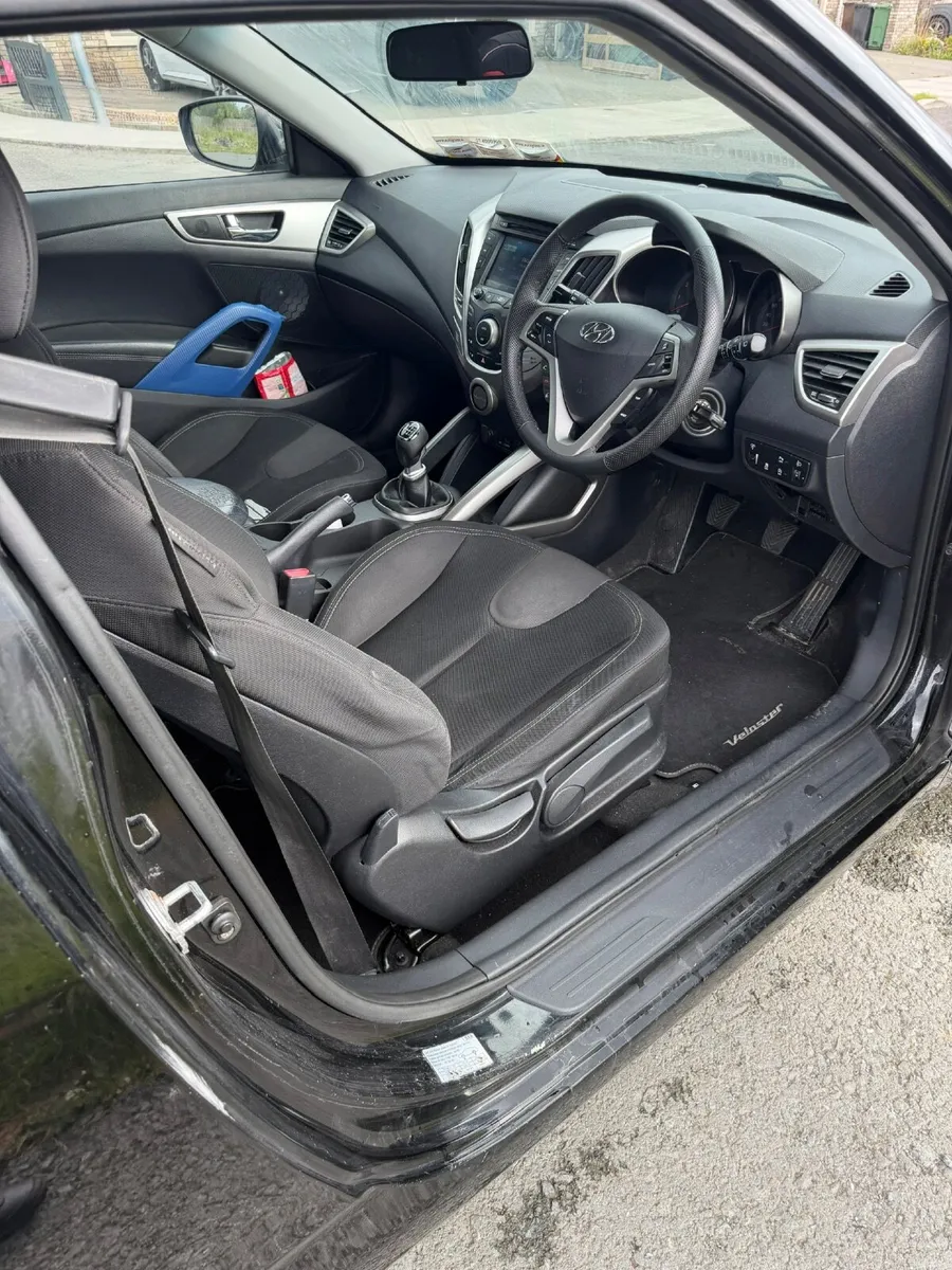 Hyundai Veloster 2013 - Image 2