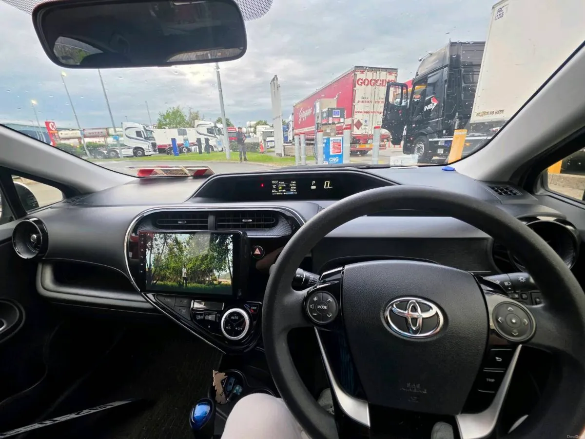 Toyota aqua - Image 4