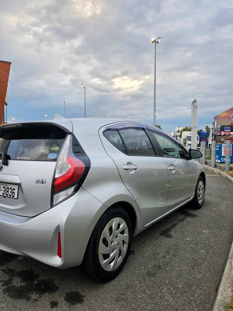 Toyota aqua - Image 3