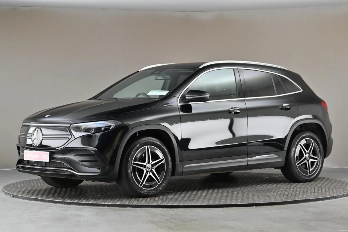 Mercedes-Benz EQA 250 AMG LINE 66.5 KWH **LEATHER* - Image 4