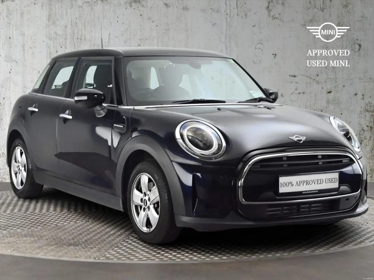 Mini Cooper 5-Door Cooper Classic - Image 1
