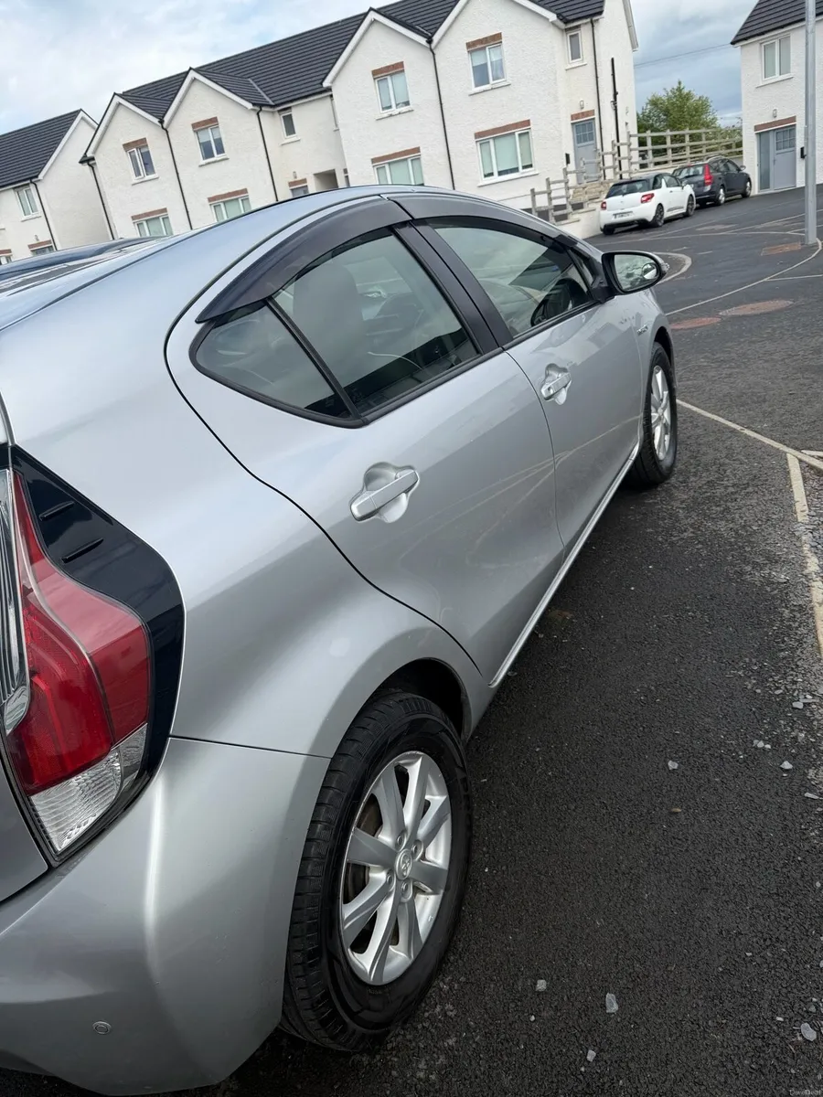 Car - Image 3