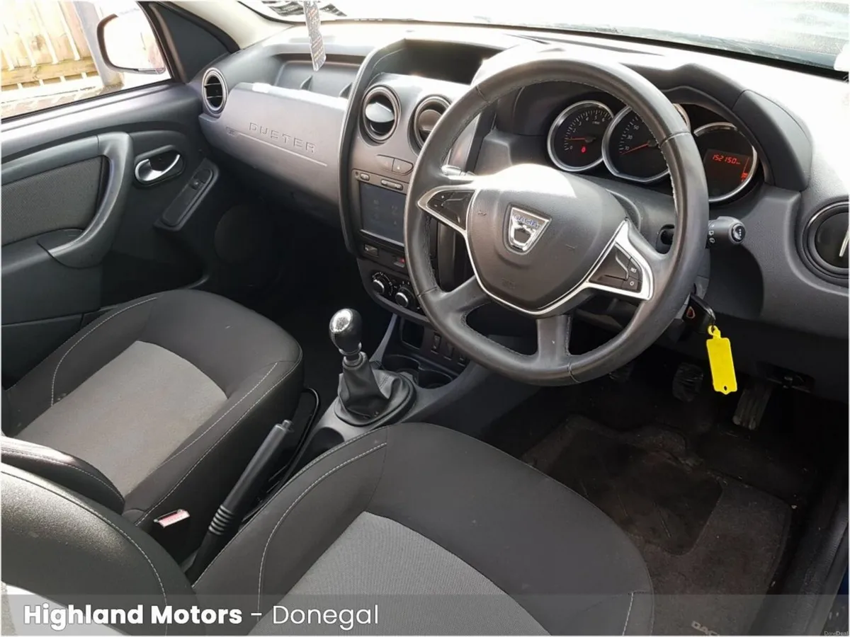 Dacia Duster 1.5 dCi 110 PRESTIGE - Image 6