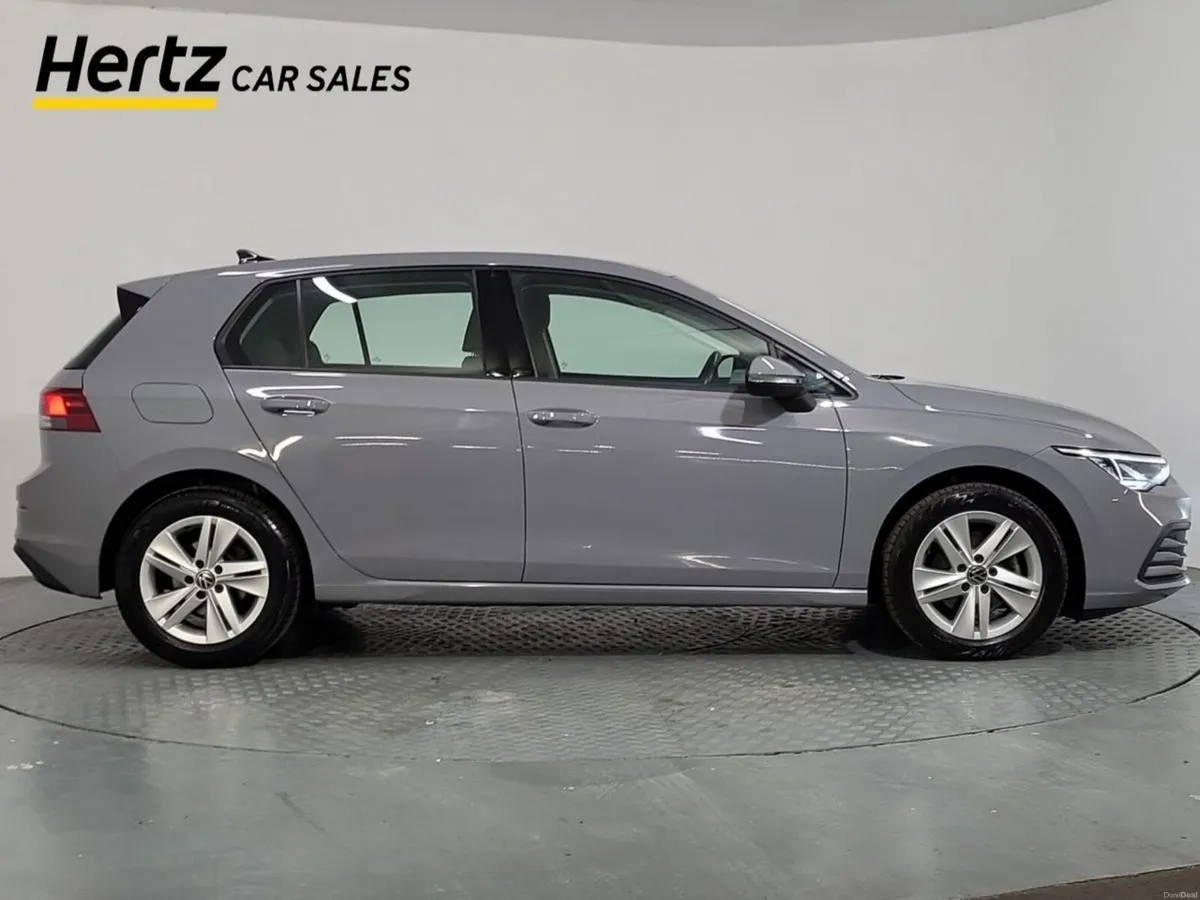 Volkswagen Golf 2.0 TDI 115HP Life - Image 4