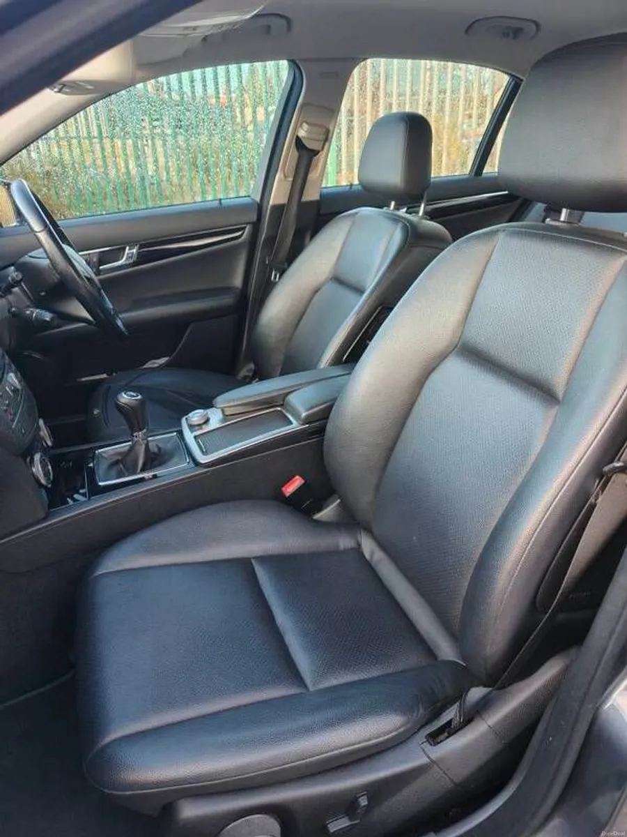 Mercedes-benz C220 2.1D 2010 - Image 4