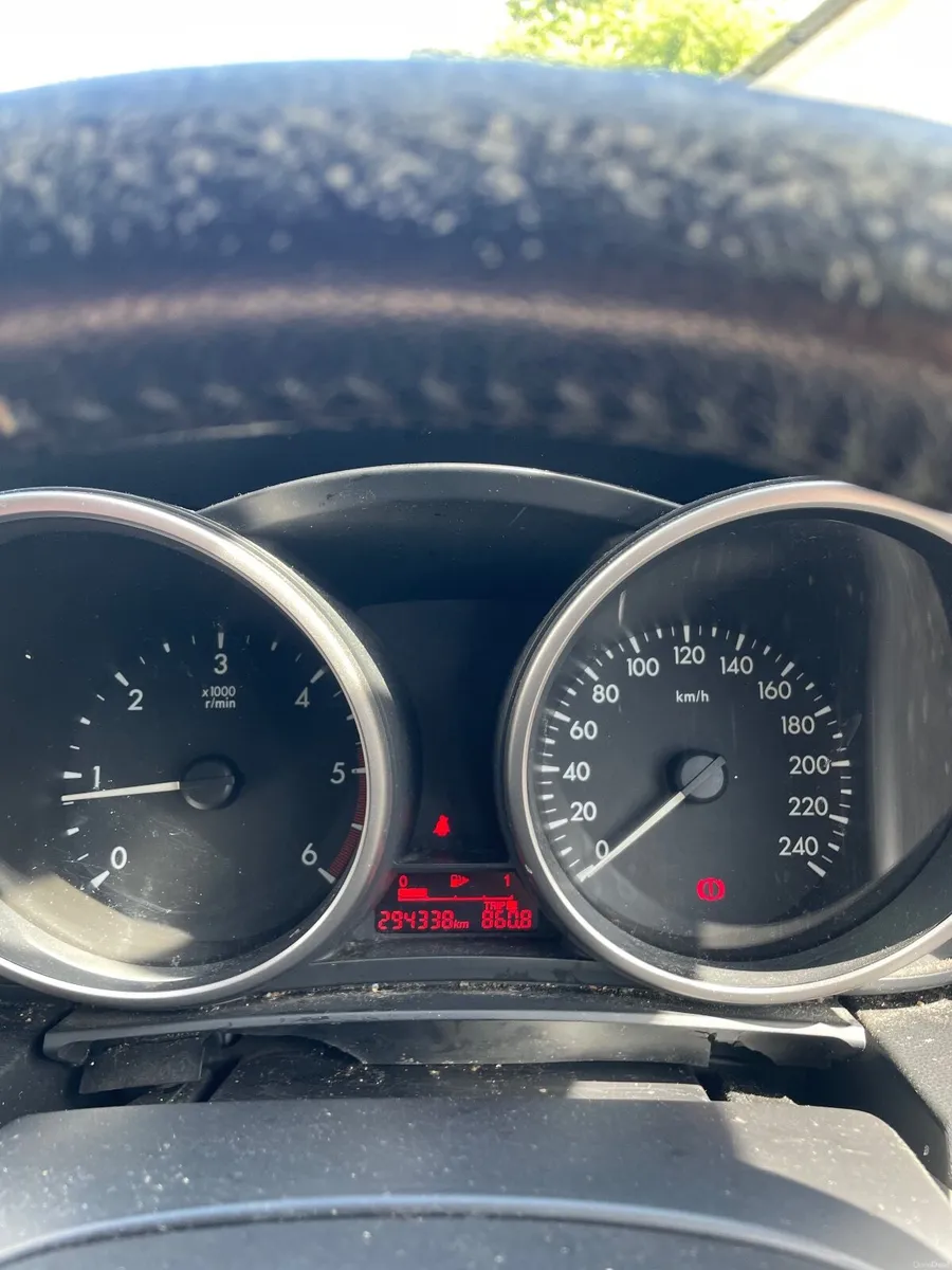Mazda Mazda5 2012 - Image 1
