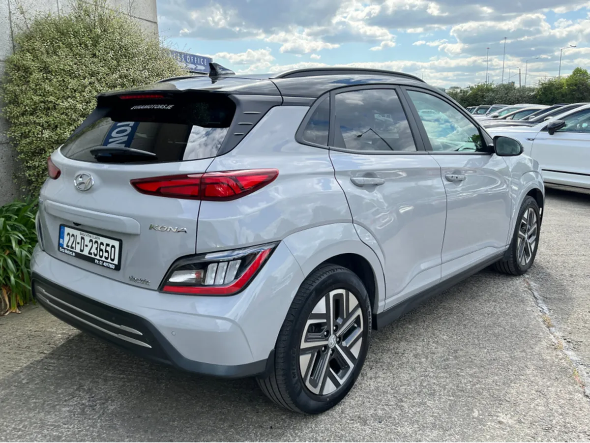 Hyundai KONA KAUAI EV PREMIUM 64KWH 2-TONE //HIGH - Image 4