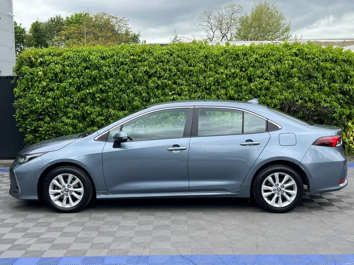 Toyota Corolla LUNA 1.8 HYBRID // SERVICE HISTORY - Image 3