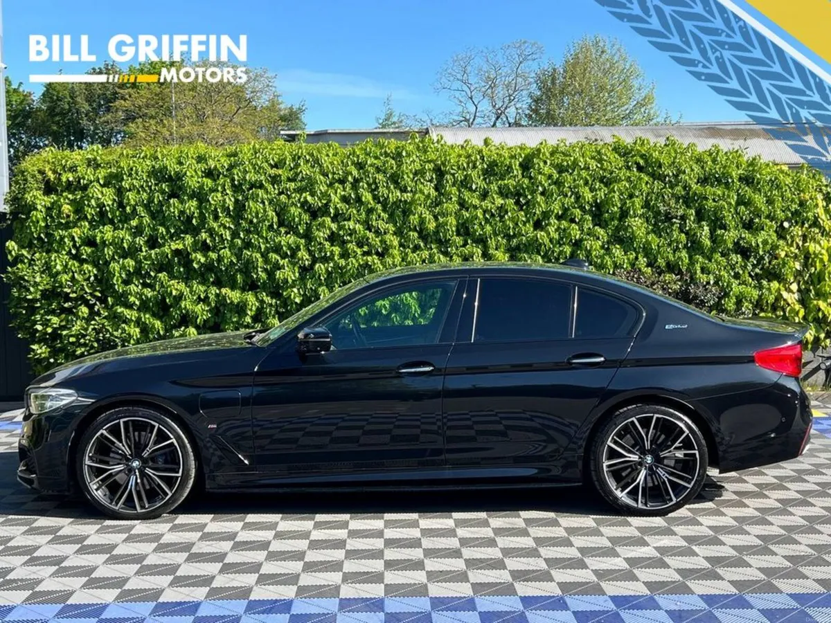 BMW 5-Series 530e M-SPORT COMPETITION 2.0 HYBRID / - Image 3