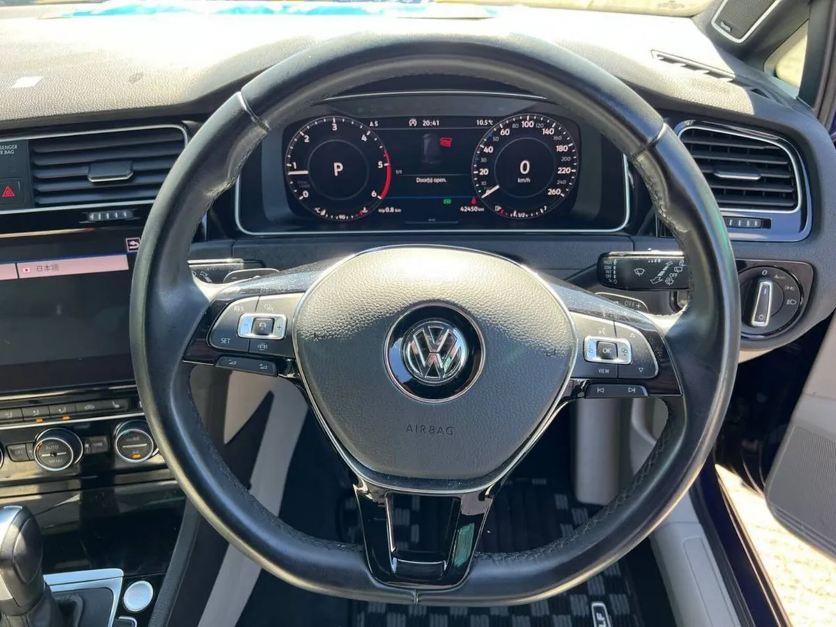 Volkswagen Golf HIGHLINE 2.0 TDI // LEATHER HEATED - Image 4