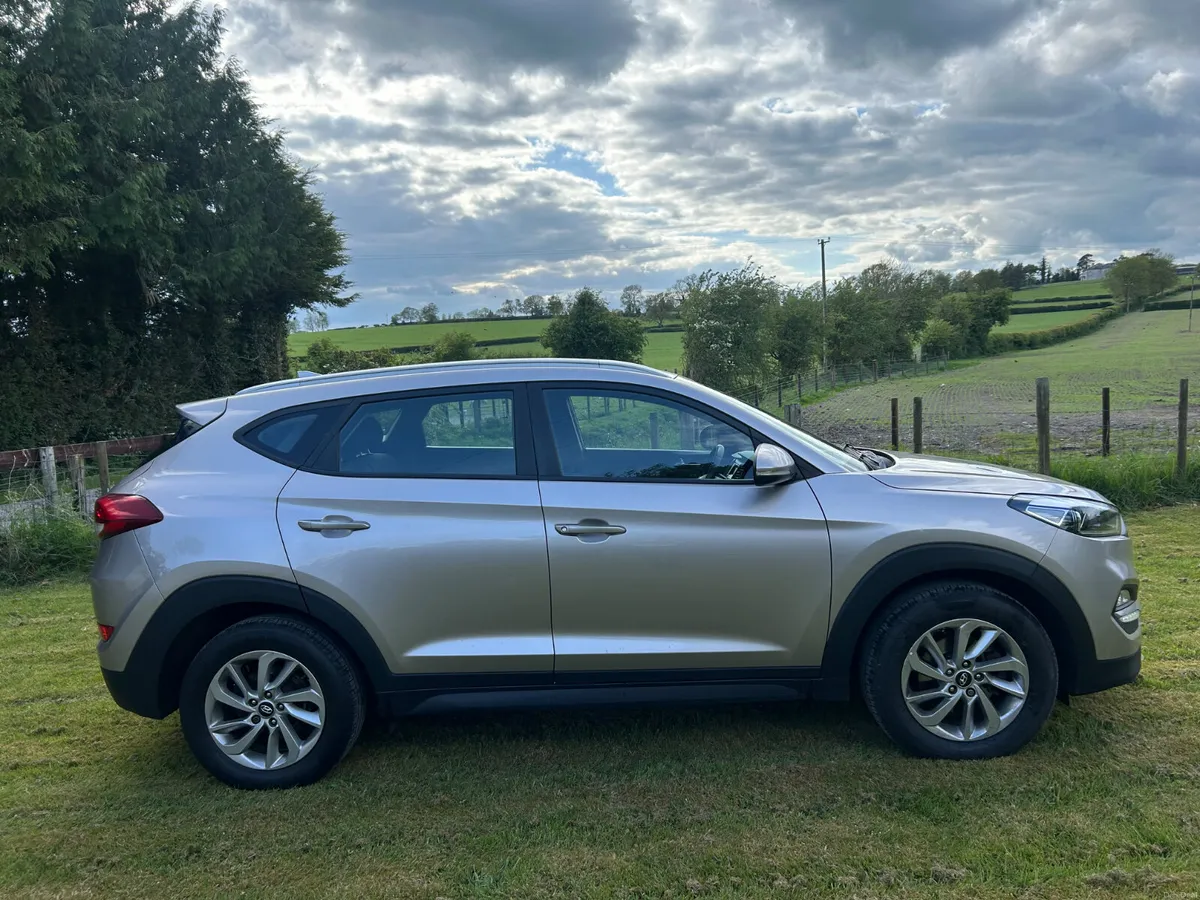 Hyundai Tucson 2015, one owner - Image 3