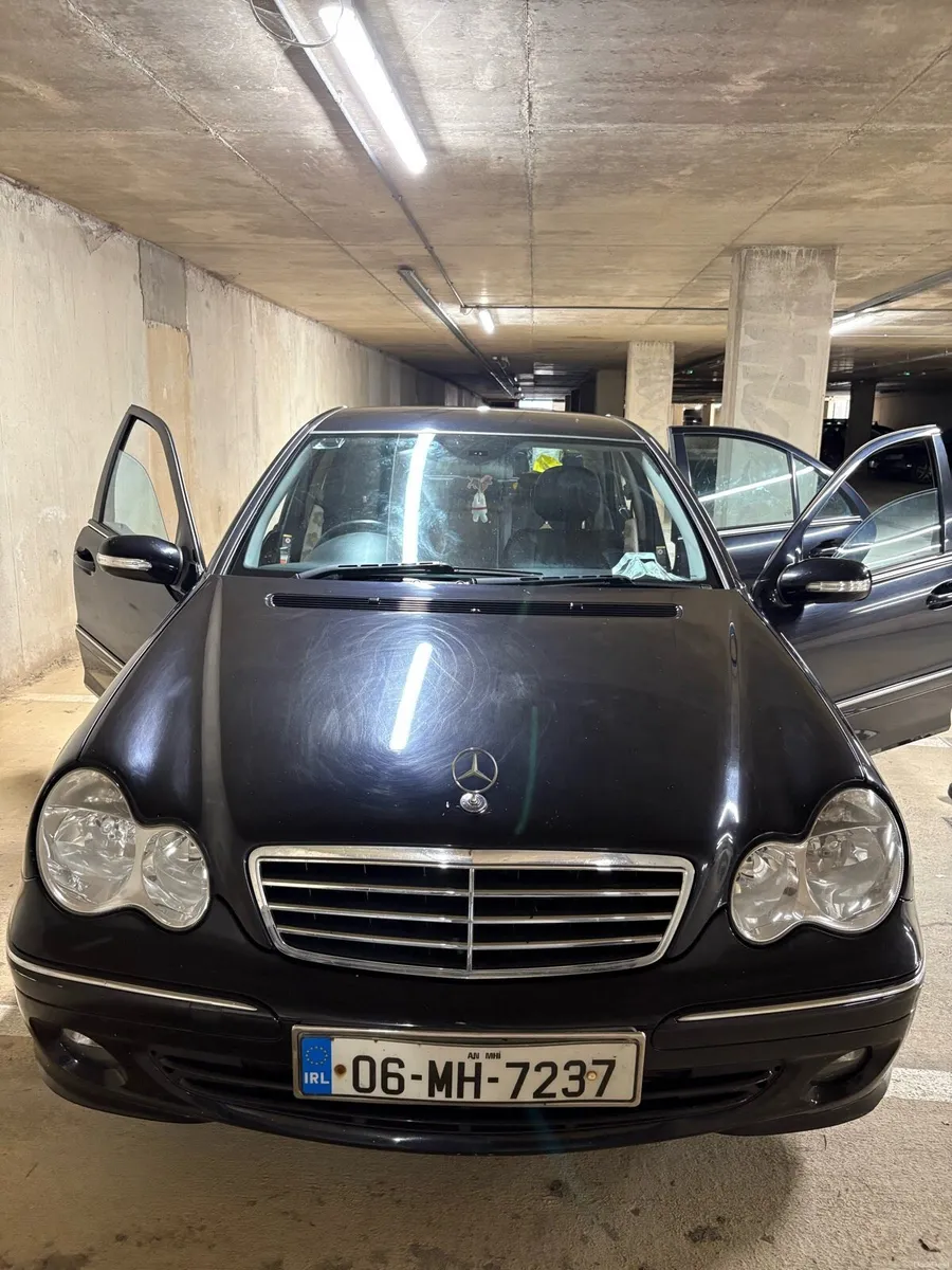 Mercedes c200 automatic - Image 1