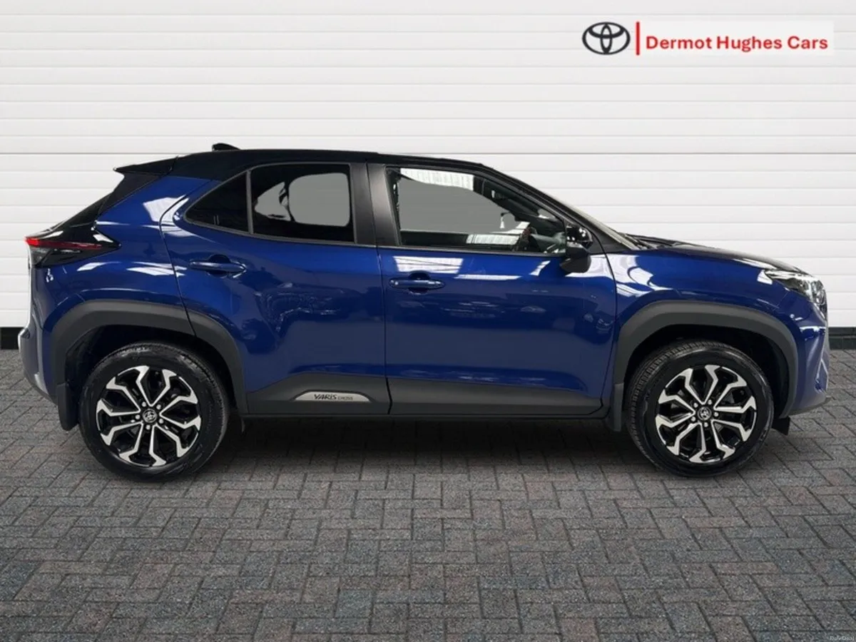 Toyota Yaris Cross LUNA SPORT 4DR AUTO CROSS - Image 3