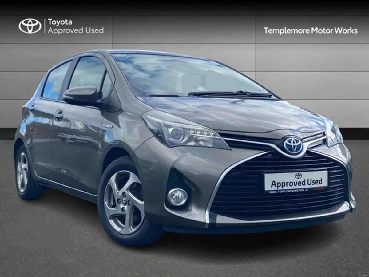 Toyota Yaris HYBRID LUXURY MC 4DR AUTO - Image 1