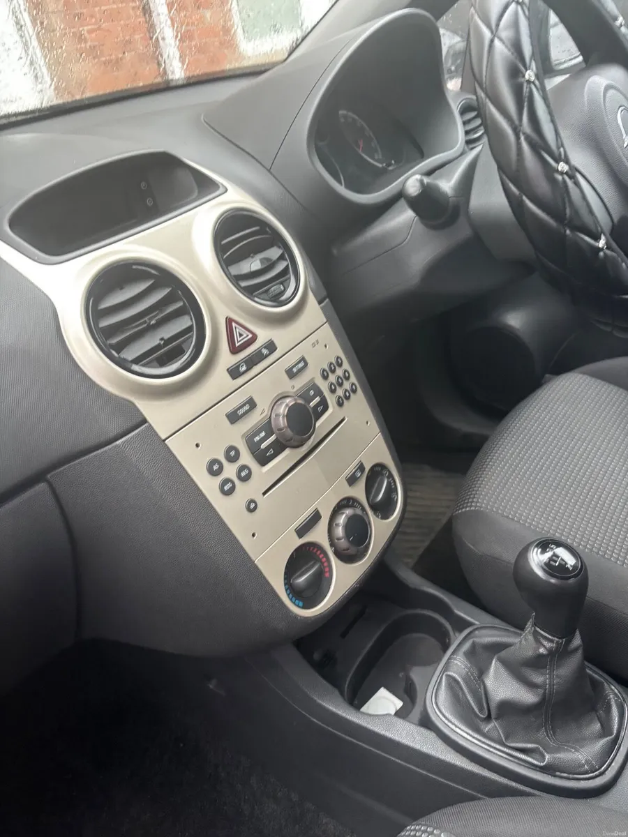Opel Corsa 2010 - Image 3