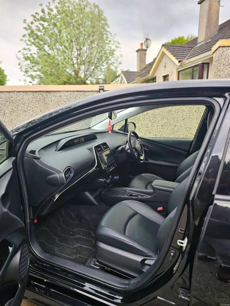 Toyota Prius HigSpex Leather Interior 2019 - Image 3