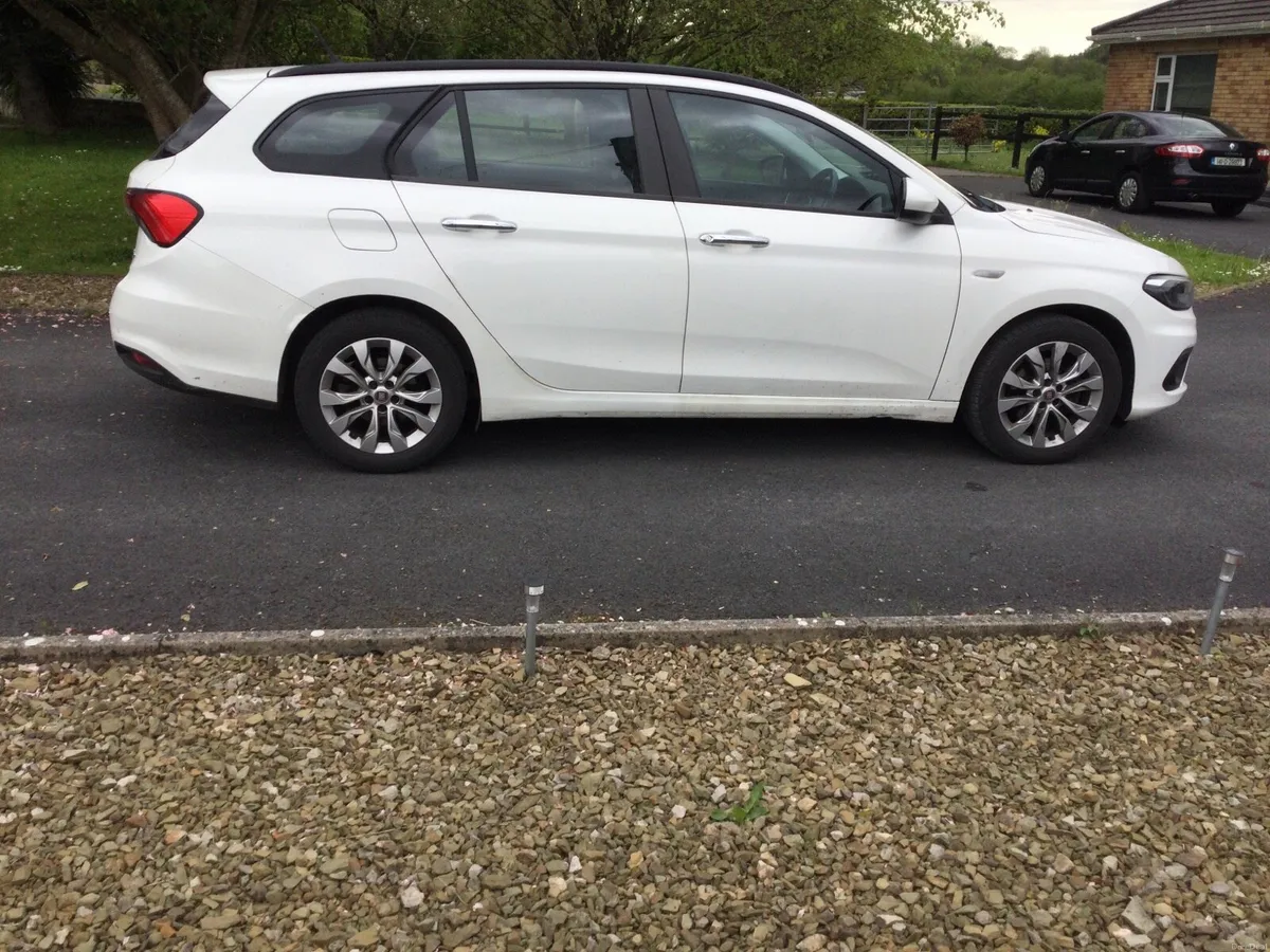 Car - Image 2