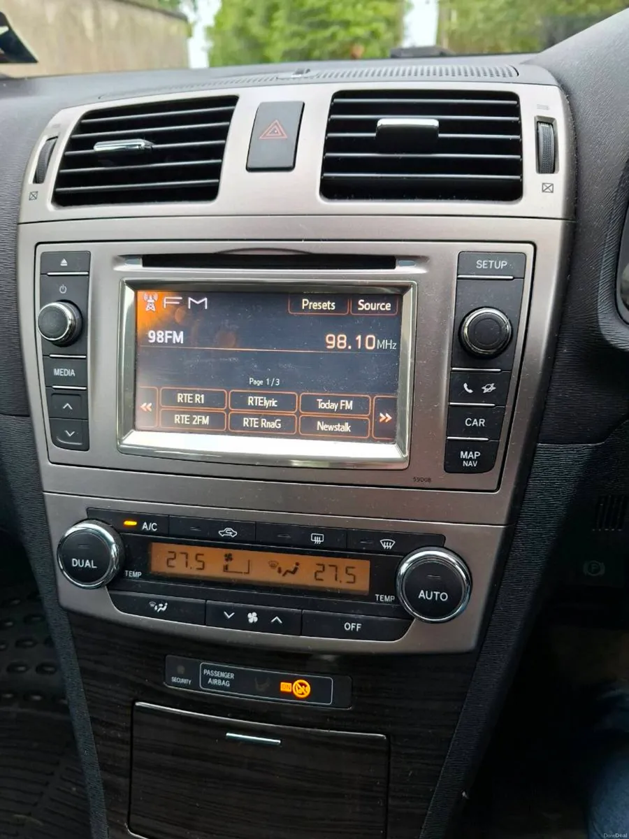 TOYOTA AVENSIS 2012 LOW MILES - Image 5