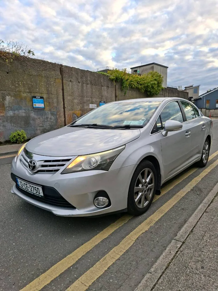 TOYOTA AVENSIS 2012 LOW MILES - Image 1
