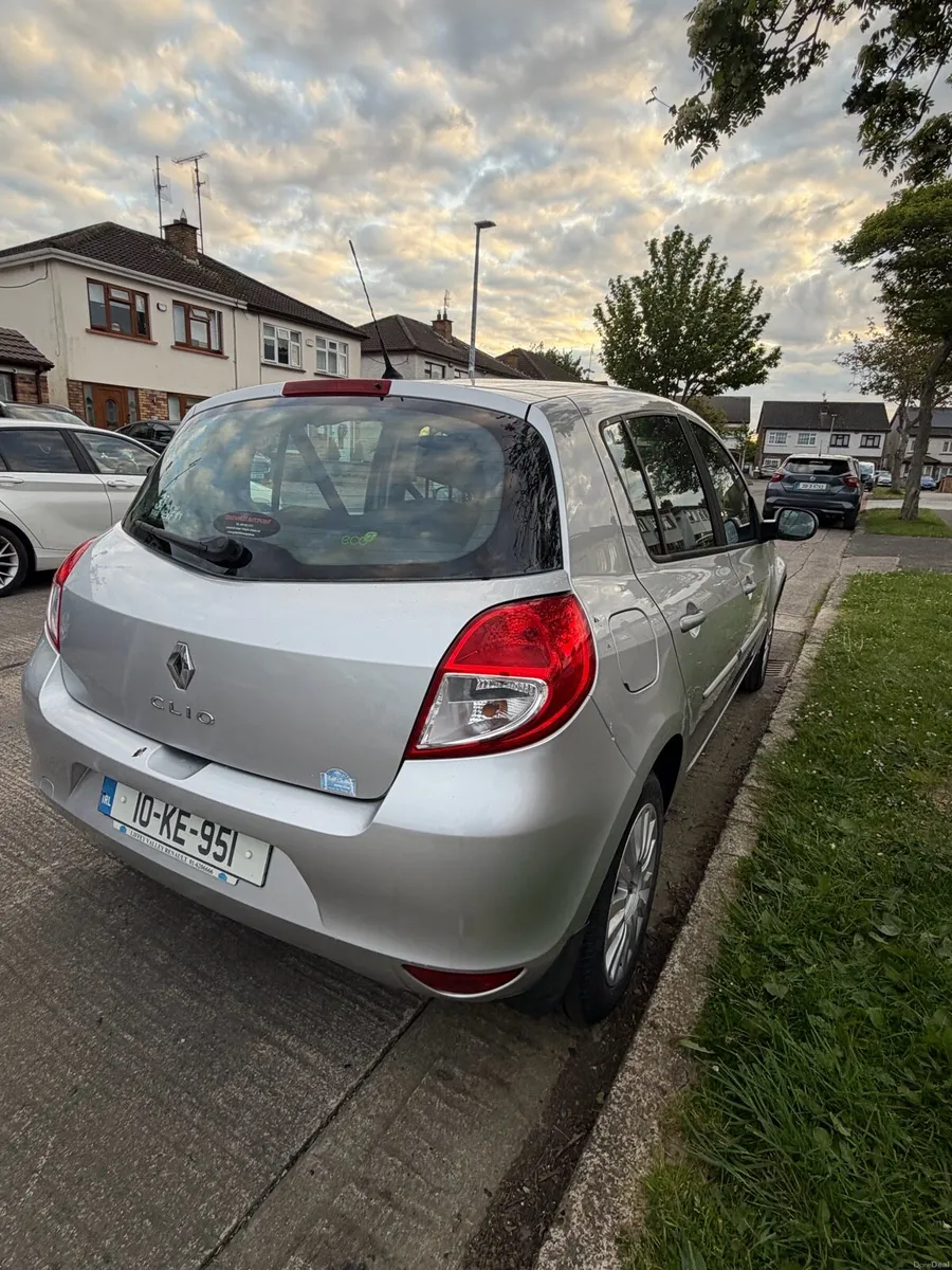Renault Clio 2010 - Image 2