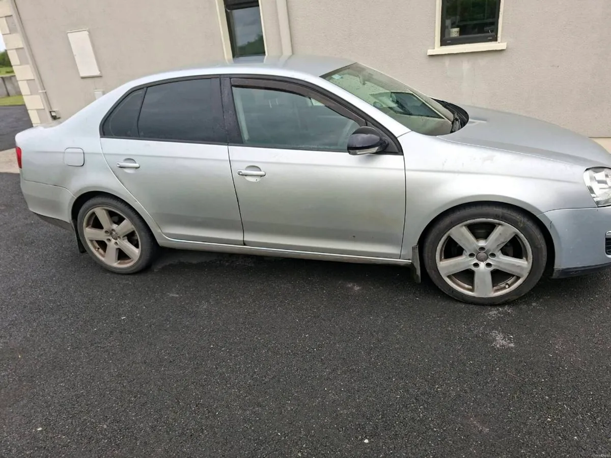 VOLKSWAGEN JETTA - Image 2