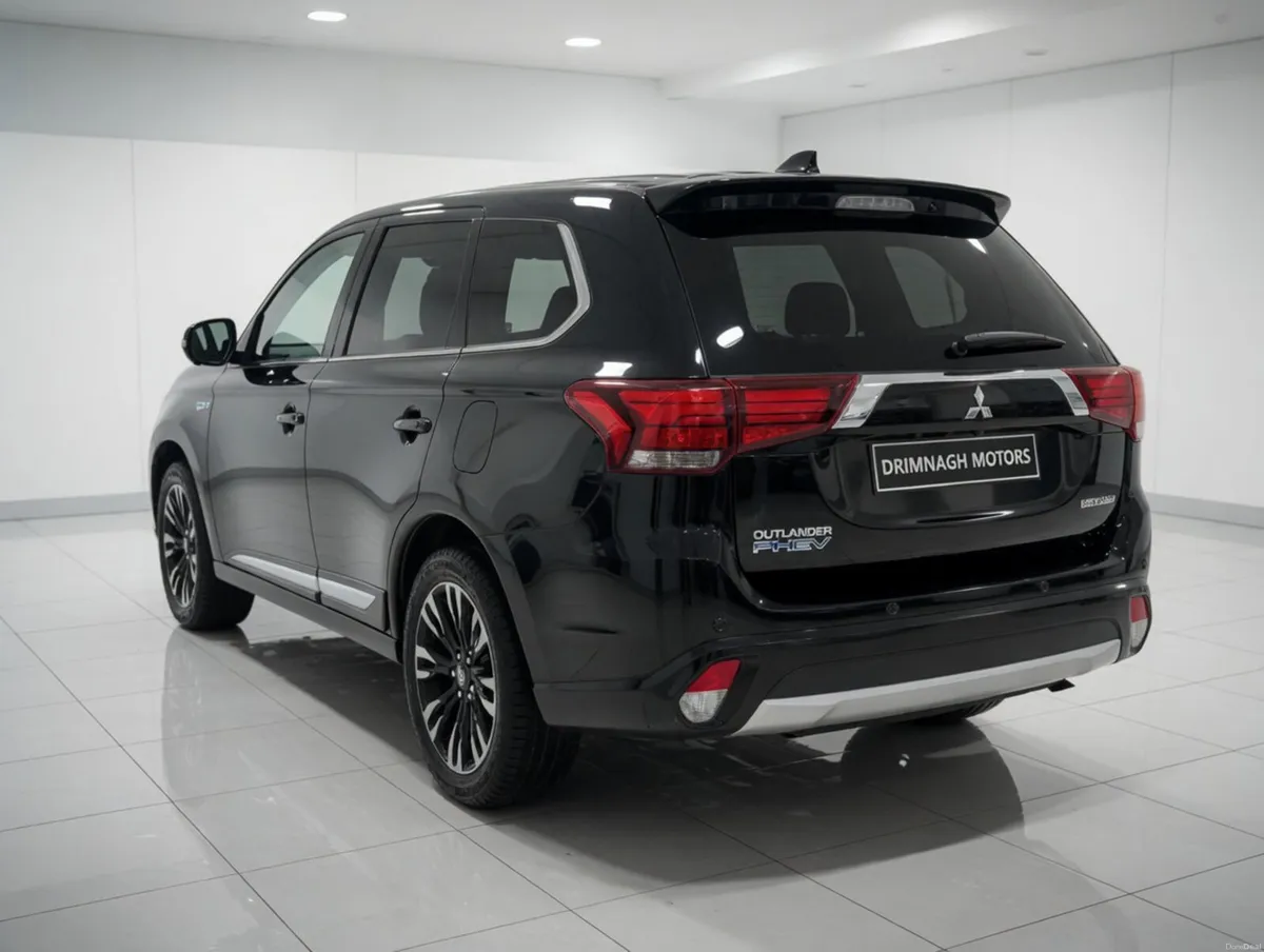 Mitsubishi outlander 2.0 GX3H phev - Image 3