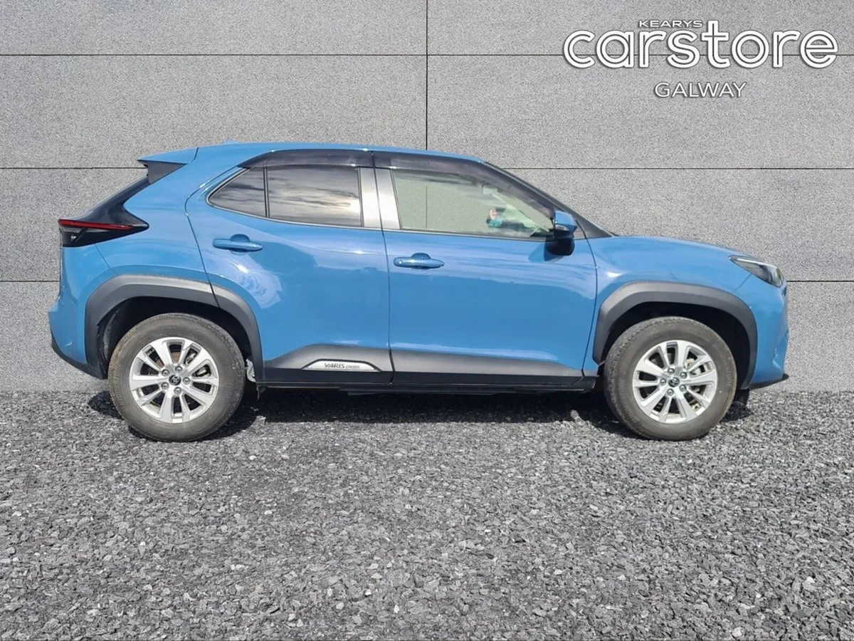 Toyota Yaris Cross 1.5 Hybrid - Image 2