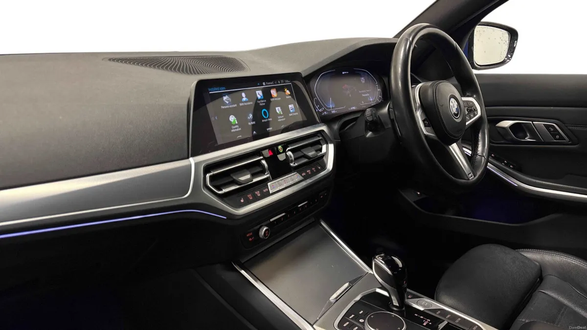 2022 BMW 330e M Sport X Drive - Image 4