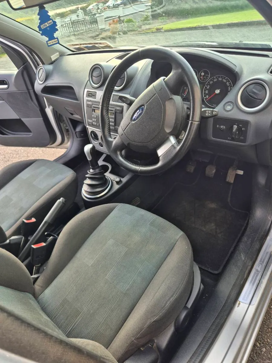 Ford fiesta - Image 4