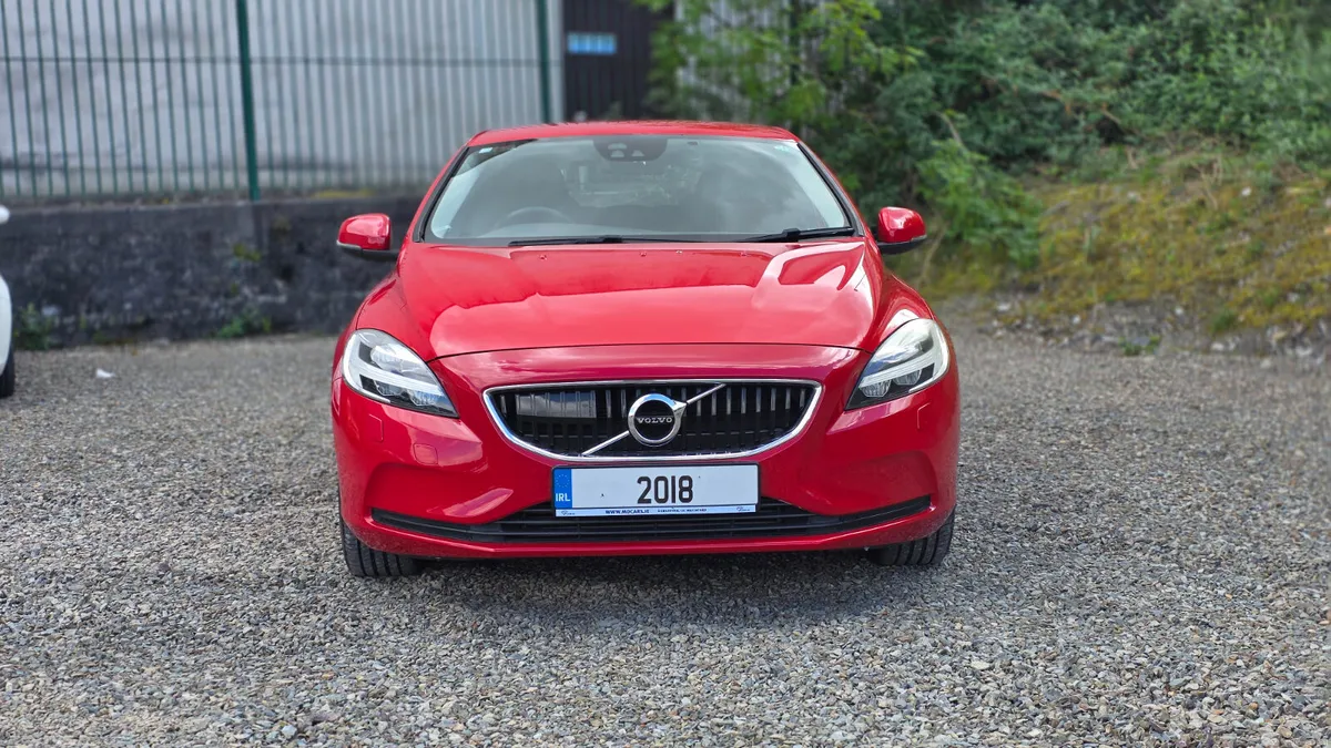 2018 Volvo V40 Kinetic Automatic - Image 4