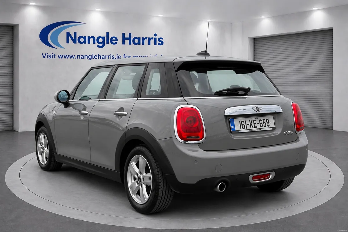 Mini Cooper ONE OWNER. - Image 3