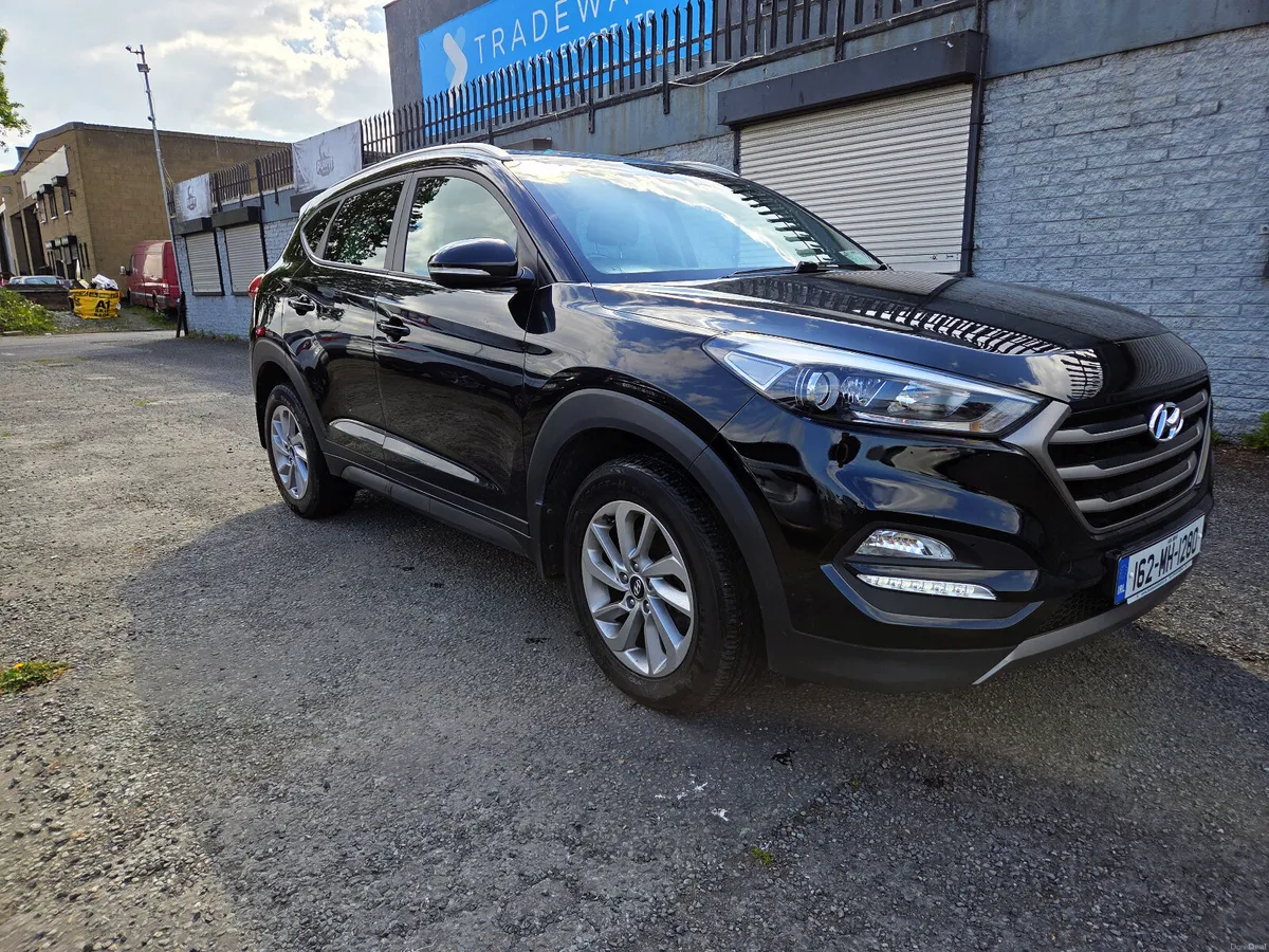 162 HYUNDAI TUCSON Low KM New NCT Waranty V.Clean - Image 3