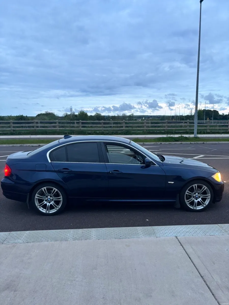 BMW 3 Series 2012 - Image 2