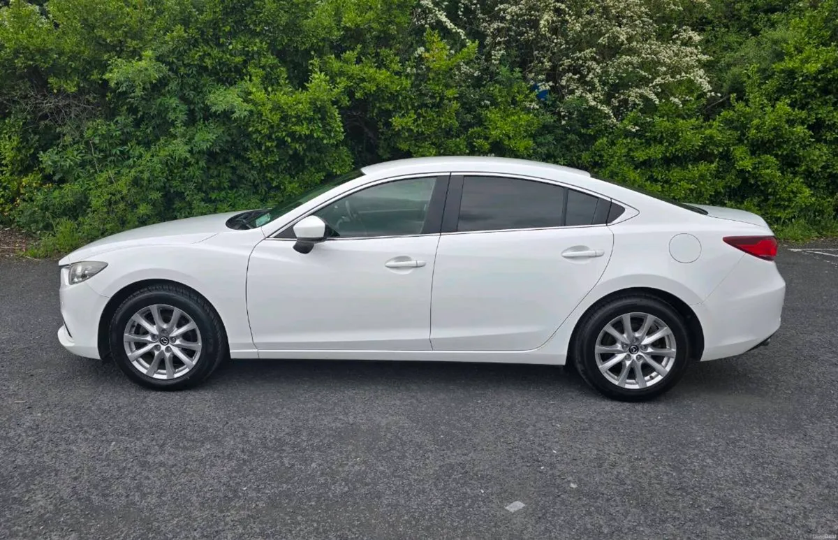 2017 Mazda 6 Executive - Image 4