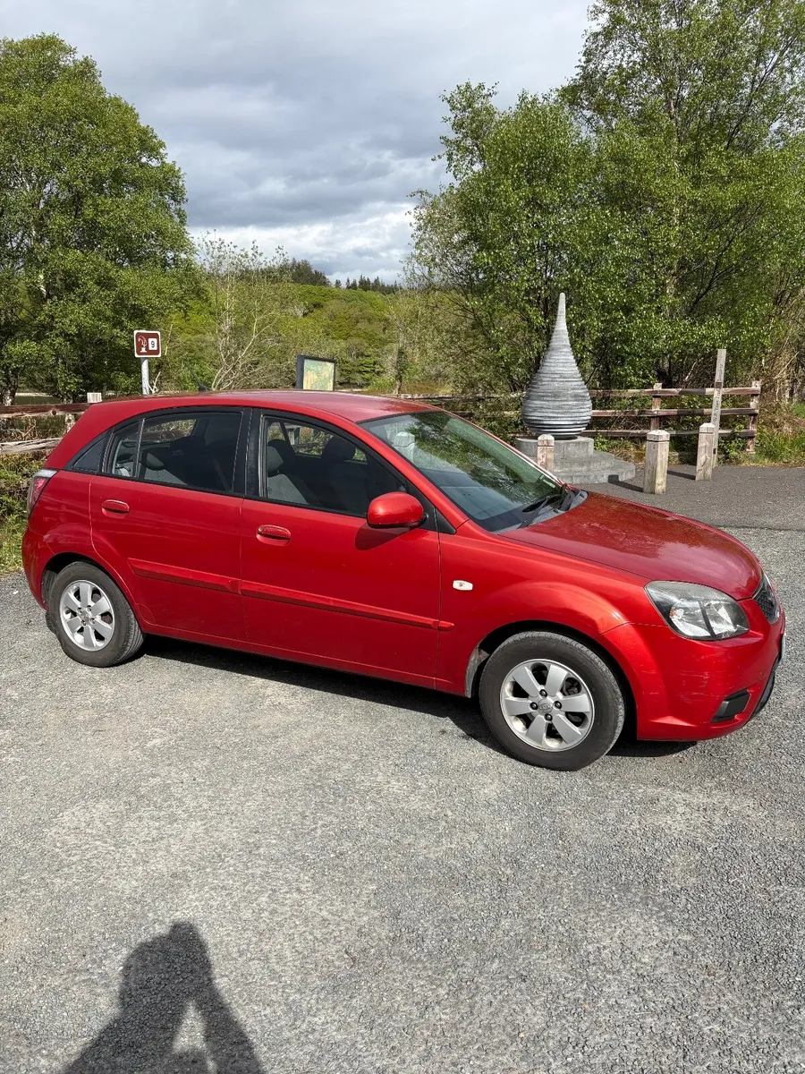 2010 Kia Rio - Reliable and Well Maintained - Image 4