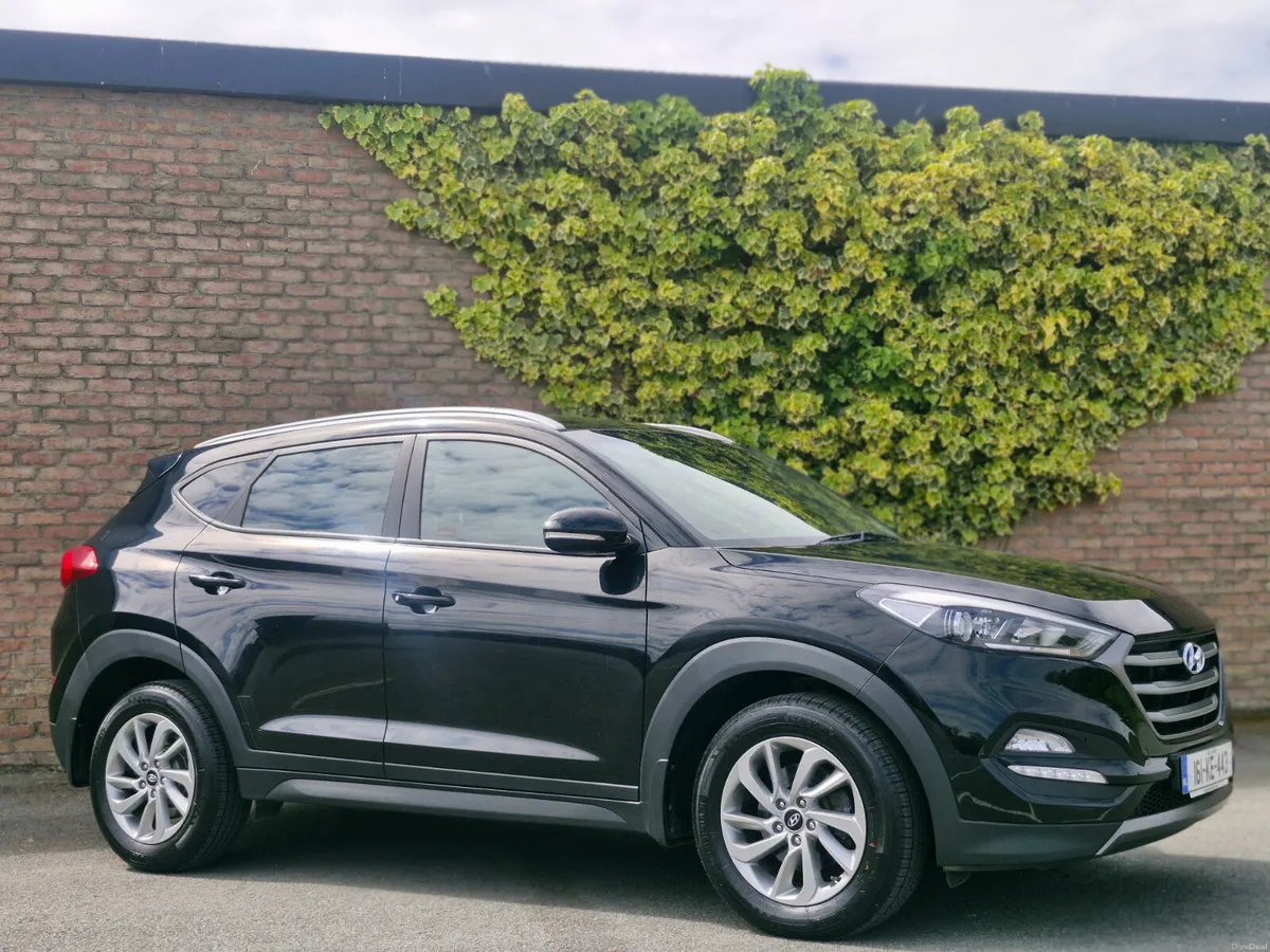 Hyundai Tucson EXECUTIVE  LOW MILAGE - Image 1