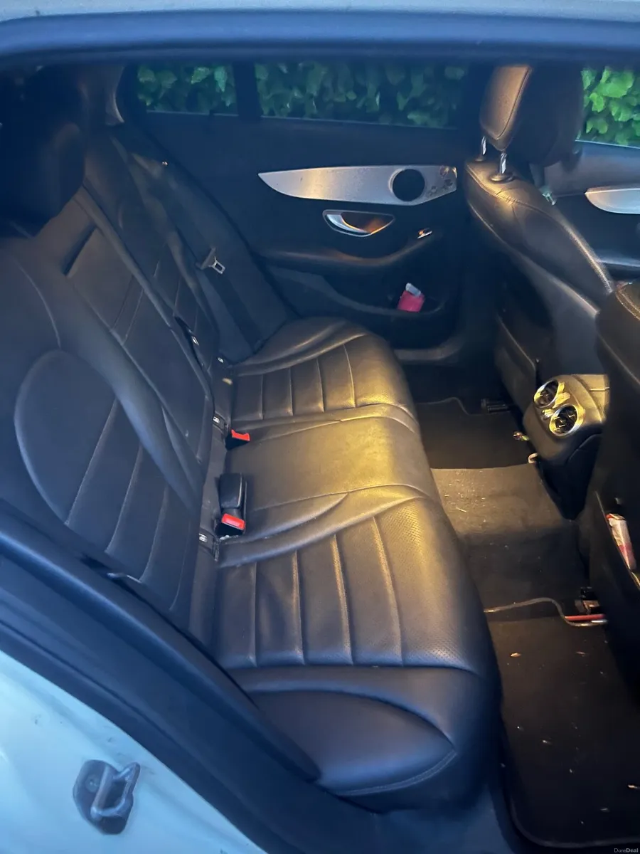 Mercedes-Benz C-Class C350e 2017 - Image 3