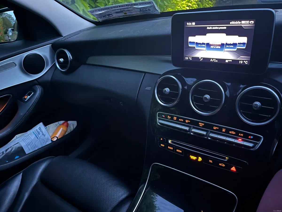 Mercedes-Benz C-Class C350e 2017 - Image 4