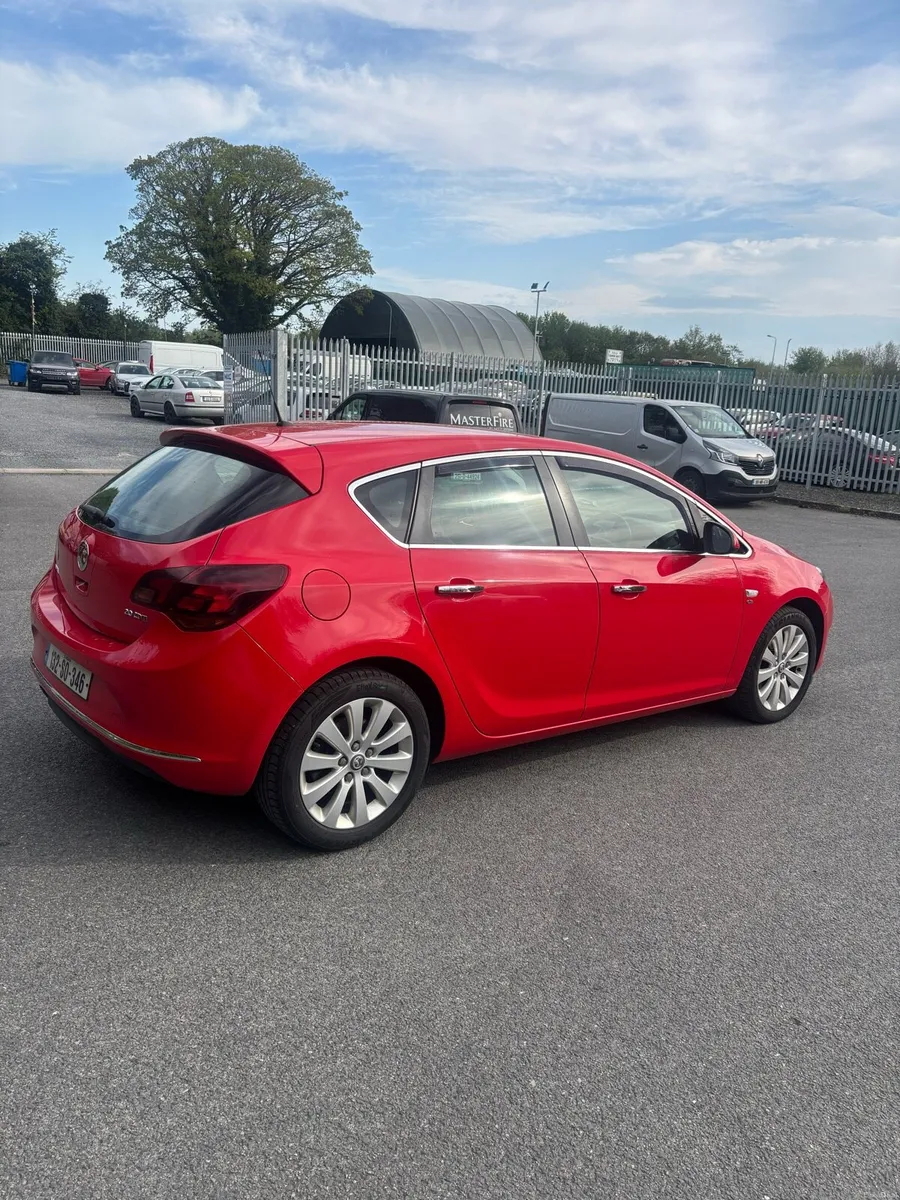 132 Vauxhall Astra 2L Diesel - Image 4