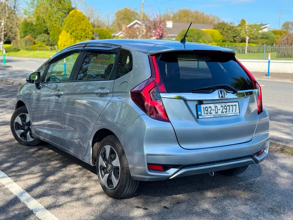 Honda fit hybrid - Image 4