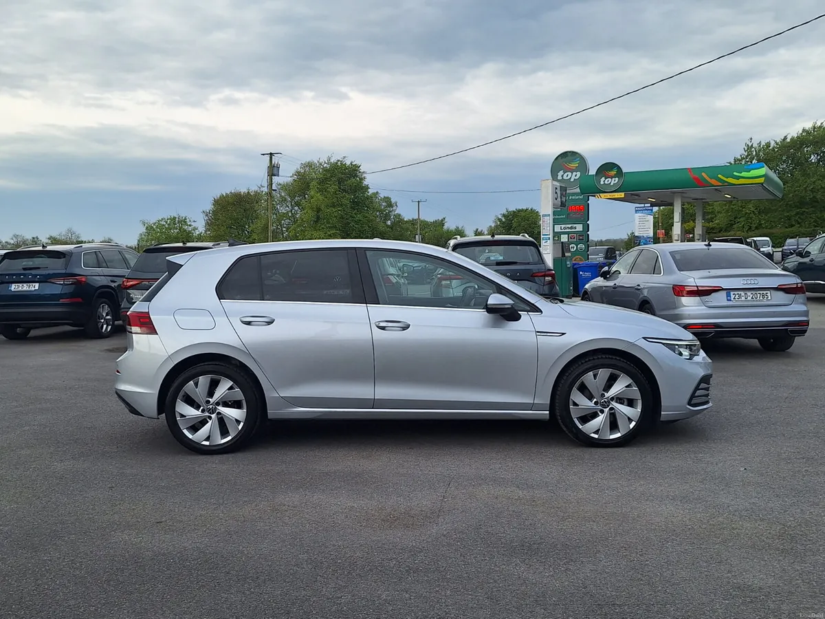 Golf 2.0 TDI Style *High Spec/Camera/Suede Seats - Image 2
