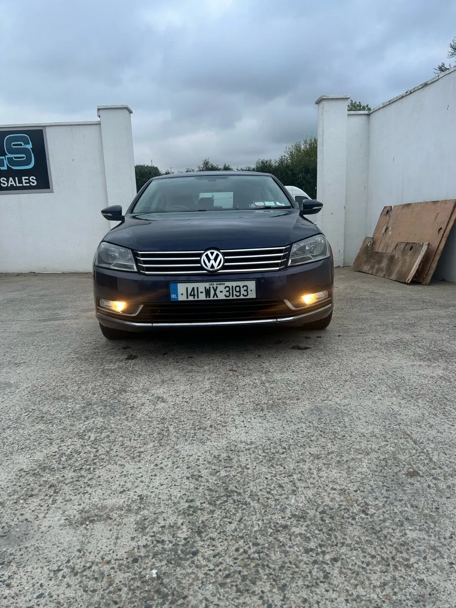 Volkswagen Passat - Image 1